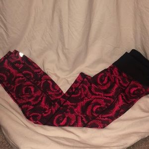 Betsey Johnson Performance Mid-calf Leggings